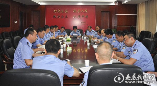 娄底市局督察组一行来冷水江督导检查政治建警工作C