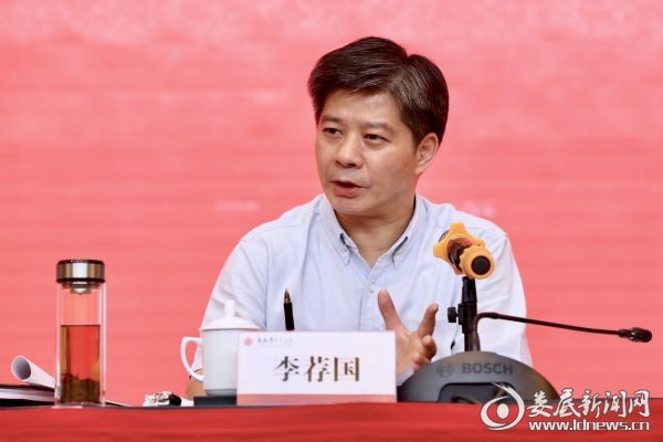 （娄底市委书记、市人大常委会主任李荐国发表重要讲话）