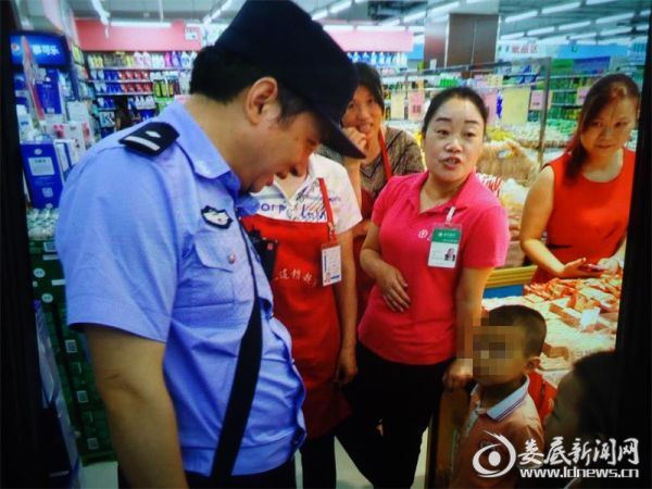 巡特警支队连续帮助群众获赞1