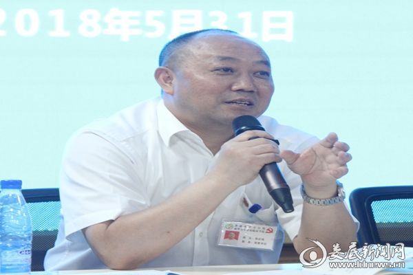 市中心医院党委书记倪志铭发言