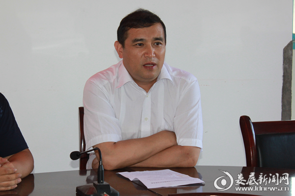 （副院长、五官科技术顾问鄢凯初到场指导并讲话）