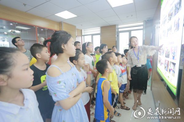 参观科普展教厅