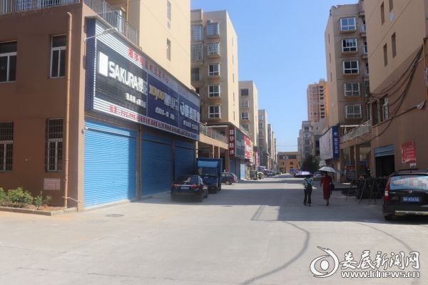 （整治行动后干净整洁的路面）