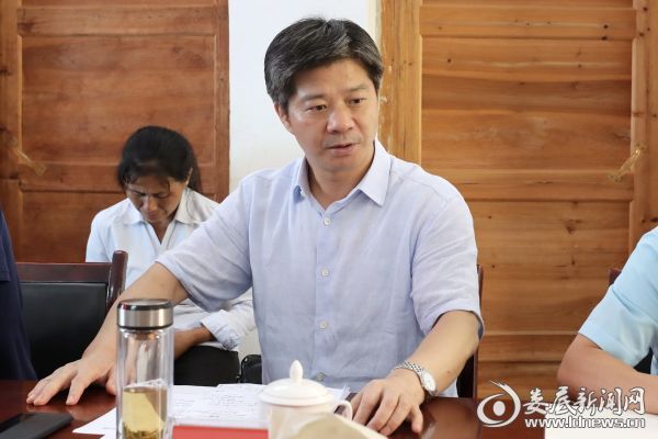 李荐国强调，要加强党支部建设，发动群众一起干