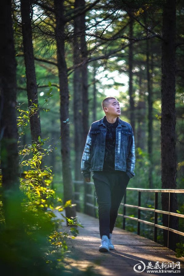 歌手大海伤感歌曲《我过的并不好》扎心来袭