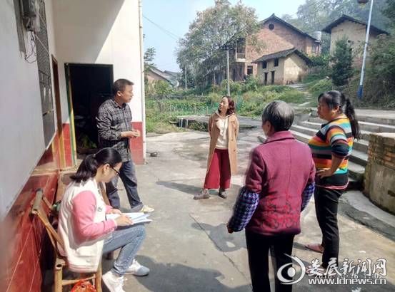 （走访慰问现场）