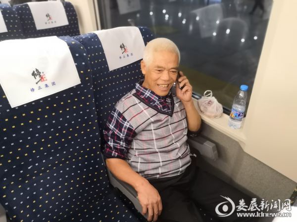 湖广两地爱心牵线 搭建流浪老人返乡桥梁