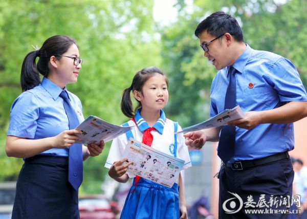 2018年6月5日，世界环境日，民行检察官到学校开展法治宣传