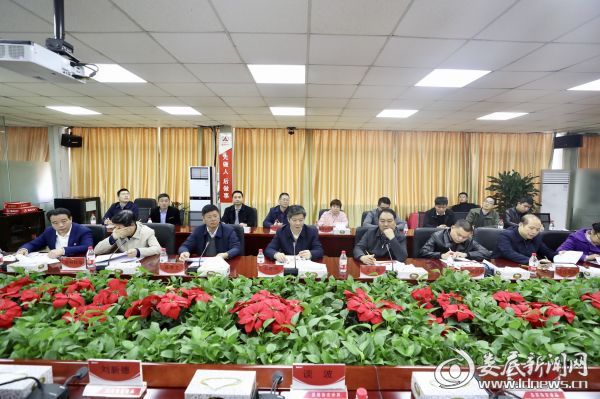 与三一中兴液压管理层面对面交流，帮助企业解决实际困难