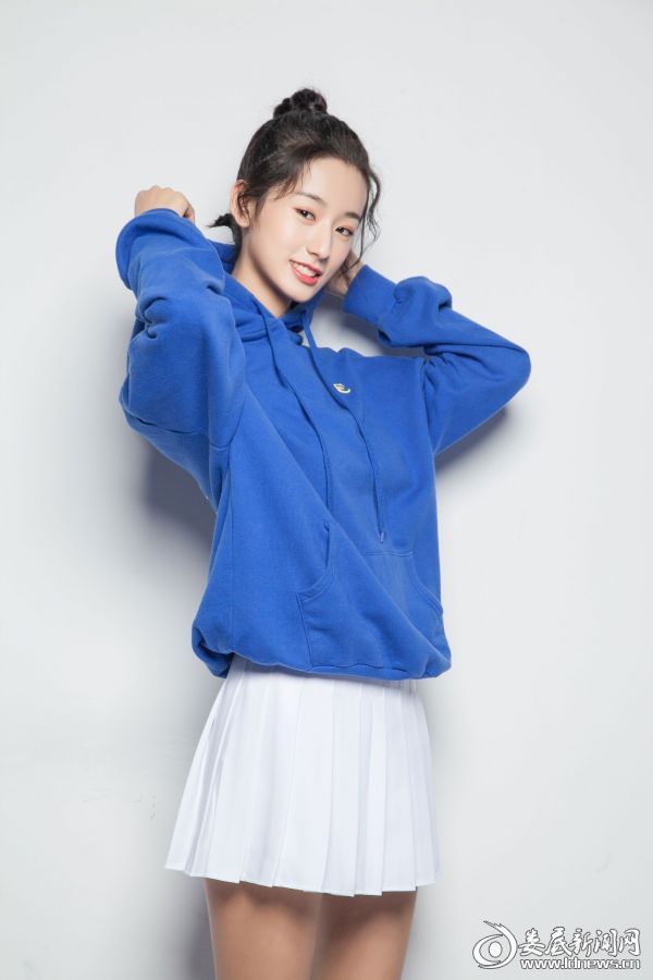 吕妍《哥哥别闹啦》重回学生时代 遇坤音四子