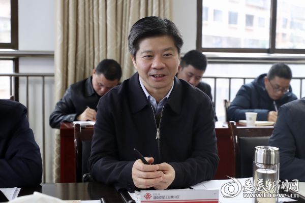 李荐国强调，要做足“钢”文章，打造全省特色鲜明的园区