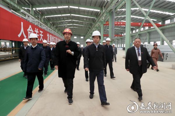 市委书记、市人大常委会主任李荐国深入娄星工业集中区调研，为园区发展把脉开方
