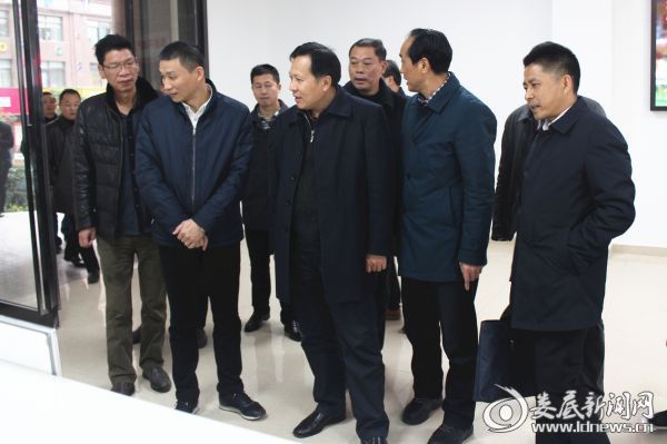 谢志雄查看娄星区移动互联网产业园概况