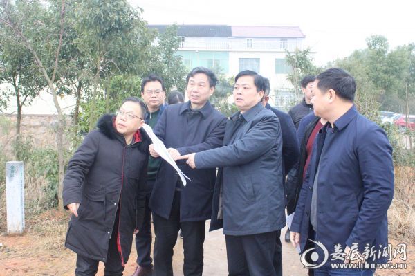 3.彭增光一行首先实地查看了娄底市全域旅游自驾车房车运营及营地体系（一期）万宝新区总部营地、娄底经开区大埠桥营地项目建设现场