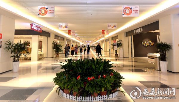 2018年8月，顺德造这个F2C平台落户娄底万宝新区，是全国首个F2C平台。_副本