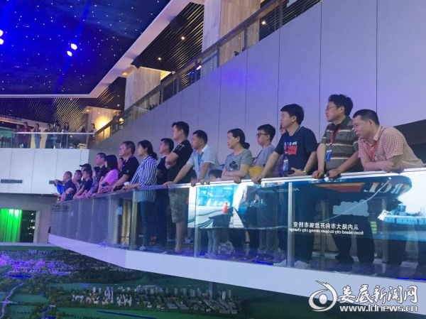 在白马湖文化公园内的常德市规划展示馆，媒体人员感受了常德的城市变迁、历史文化、规划建设、社会经济的发展。