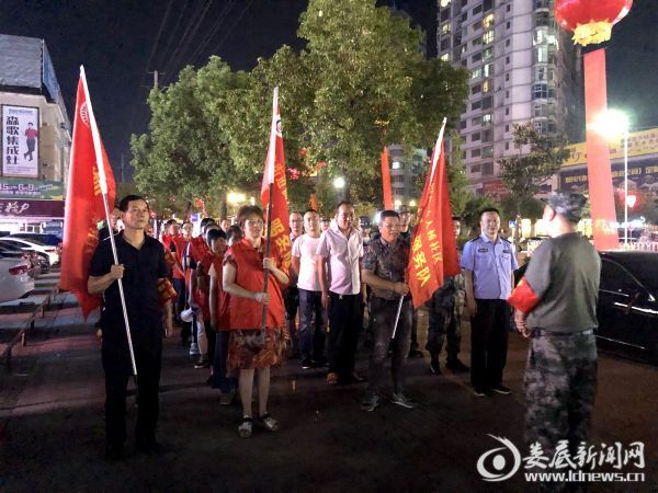 图为涟滨街道办事处“查防保”志愿服务队