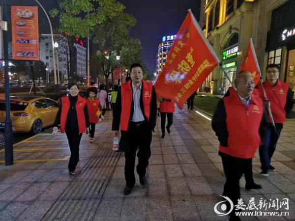 （图为巡逻现场）