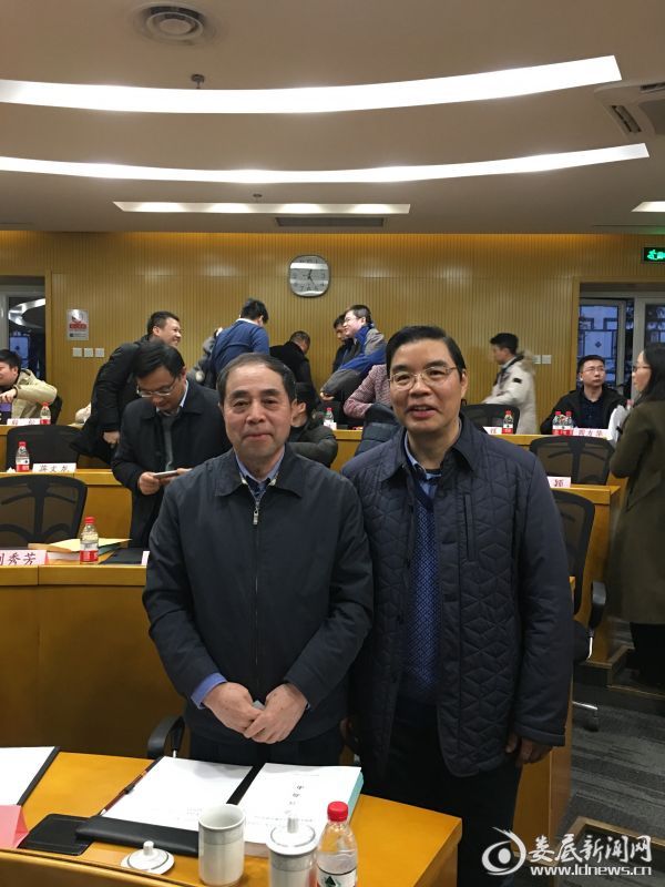 中国审计学会会长董大胜与课题组组长周海良合影