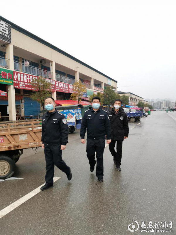 （新化县森林公安局民警春节期间巡查）