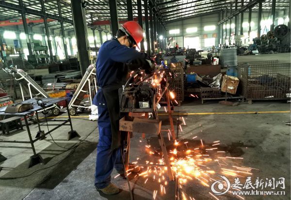 （加工生产插秧机）