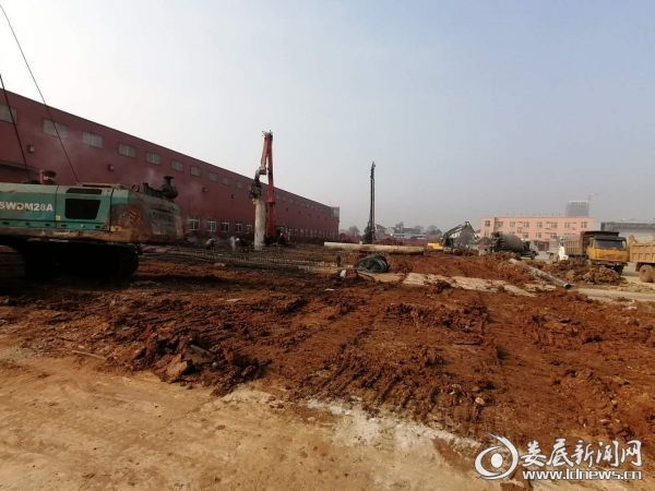 利钢二期开工初期桩基础施工现场照片