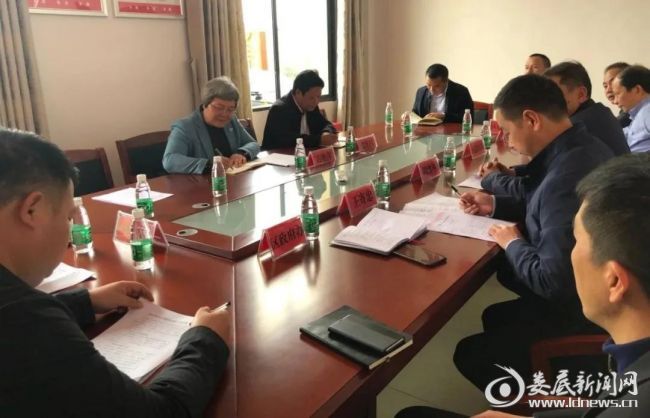 （4月8日下午，市人大常委会党组书记、副主任、一级巡视员石艳萍到娄星区和娄底经开区督战脱贫攻坚工作）