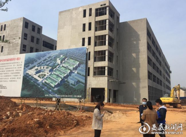 （图为娄星工业集中区创新创业基地建设现场）