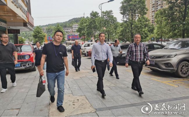 （王寄忠一行到娄星移动互联网产业园调研）