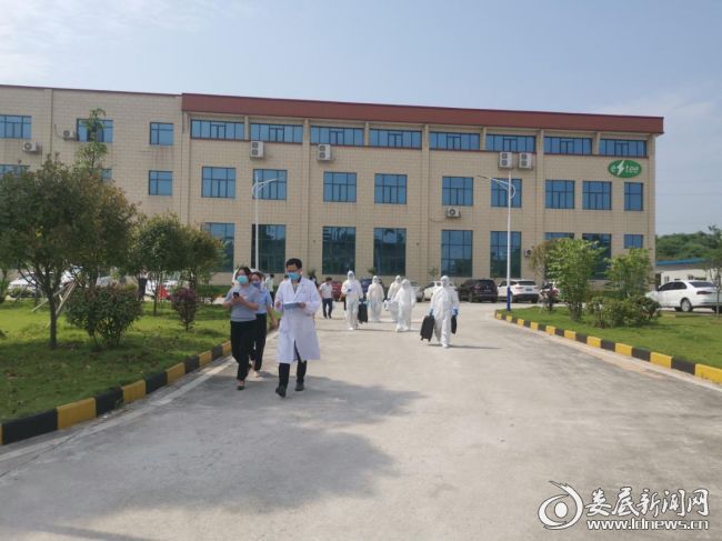 (区疾控中心、区卫计执法局、区人民医院和辖区基层医疗卫生机构等多部门联动，在排查摸底、隔离消毒、转运病人和防控要求方面进行了专业的技术指导)