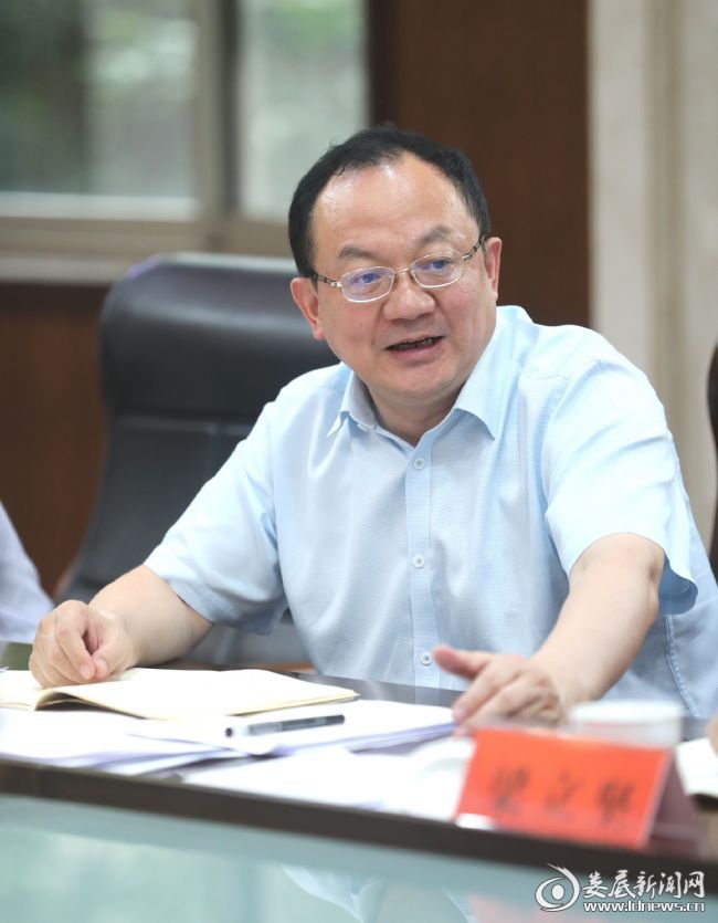 （杨懿文强调，要坚持以人民为中心，扎实推进民生实事工作，不断增进民生福祉）