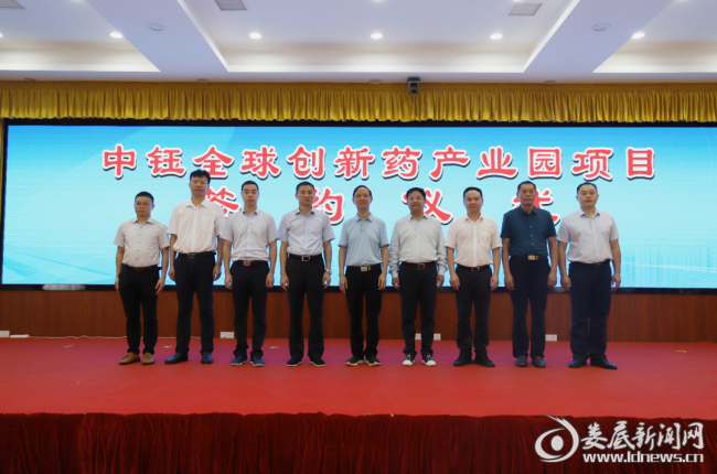 （集体合影留念）