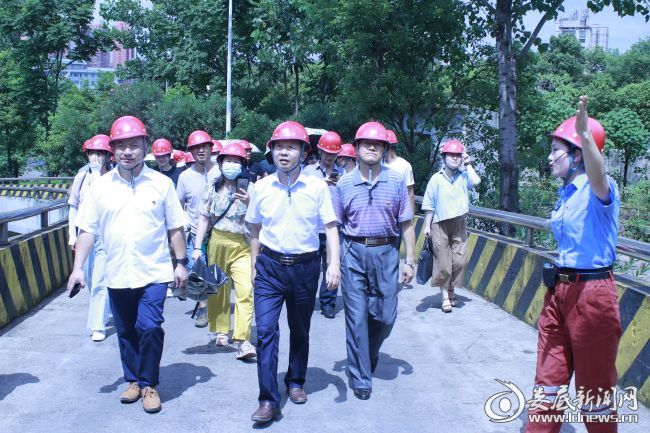 (当日下午,侯迪凡带队一行到涟钢调研交流党建工作)