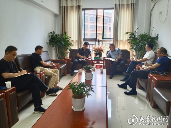 （9月9日下午，区委常委、政法委书记刘杰到娄星工业集中区调研中小企业二期项目征迁工作）