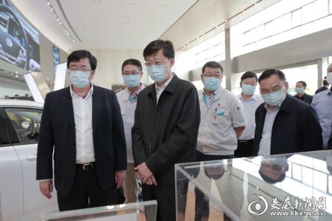 （图一：刘非一行在广汽集团参观考察）