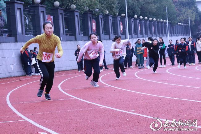 女子200米比赛