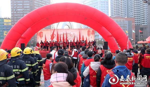 （1月17日，娄底市2020年春运“温暖回家路”大型公益活动暨“爱在心间·尺素传情”一封家书征集活动正式启动）
