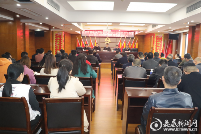 （4月15日上午，娄底市畜牧水产和农机事务中心举行党史学习教育“我为群众办实事”实践活动授旗仪式）