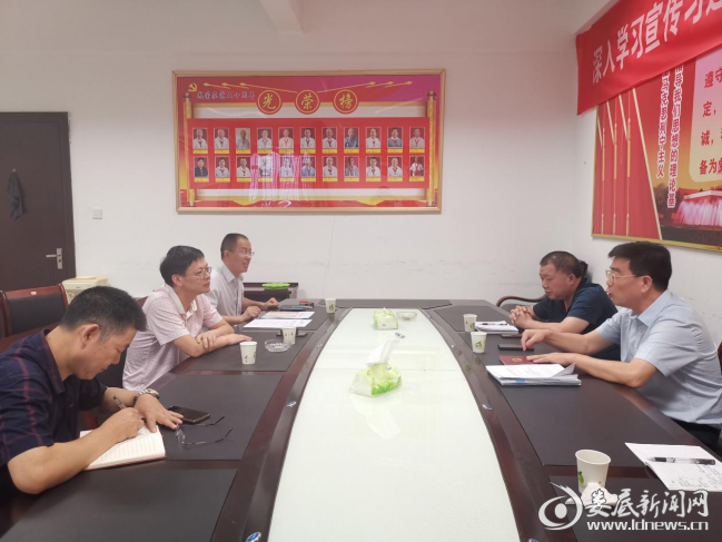 (副局长刘勇一行在双峰县市场监管局督查调研质量工作)