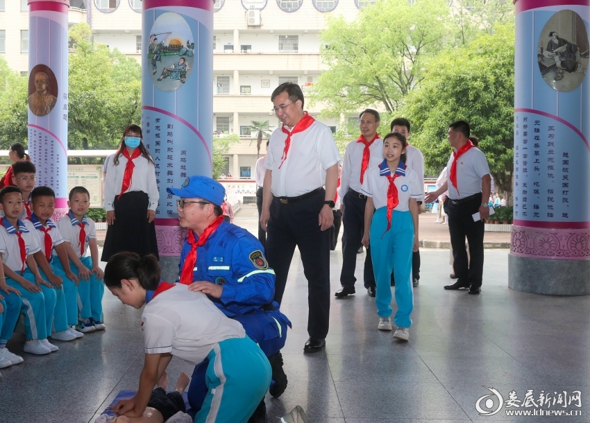 △在至善楼励志厅了解防溺水教育