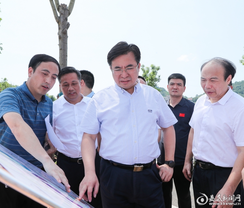 调研职教城选址工作