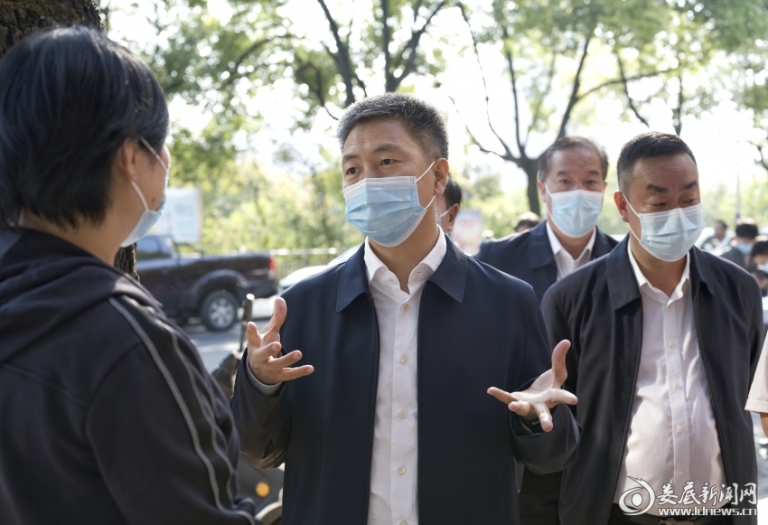曾超群强调，要坚决守住不发生规模性疫情的底线，确保党的二十大顺利进行。