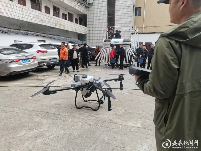 （专家现场指导和演示）