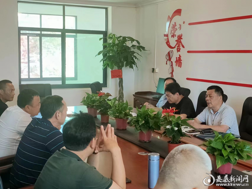 （座谈会现场）