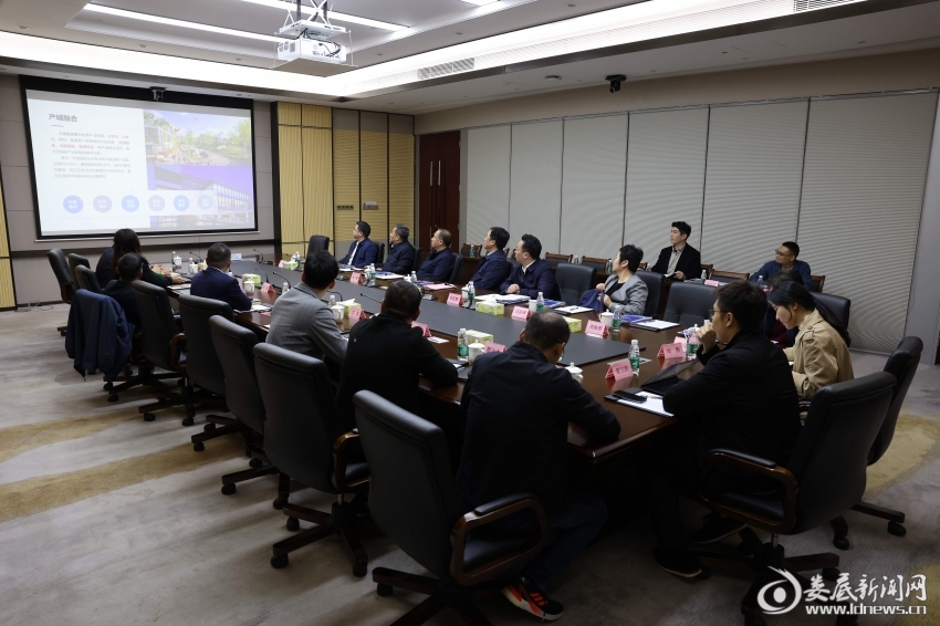 在深圳市华强实业有限公司洽谈合作