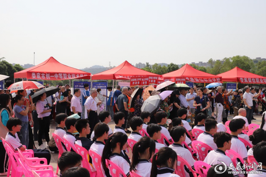 （市民参观成果展演）