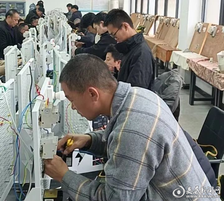 学员在进行培训