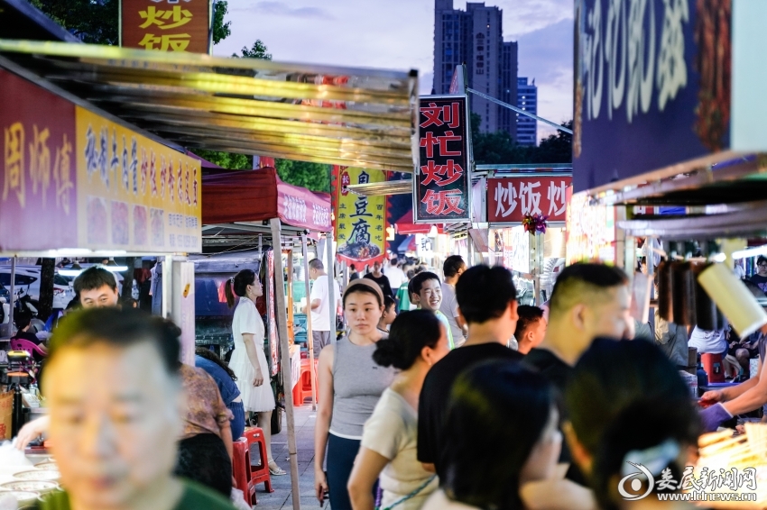 (娄底“夜经济”)