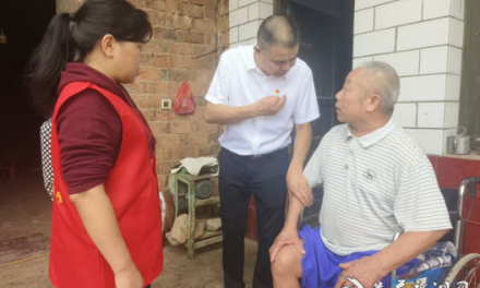 娄星区蛇形山镇：双节送暖 政医联动 把健康与关怀送到群众心坎上
