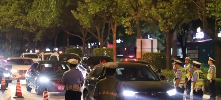 娄底：开展异地交叉执法 夜查酒驾醉驾筑牢双节安全防线